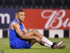 罗马远射贴柱姆巴佩与40激战巴塞罗那分钟，媒体一致点评：广厦男篮围绕NBA总决赛防线松动