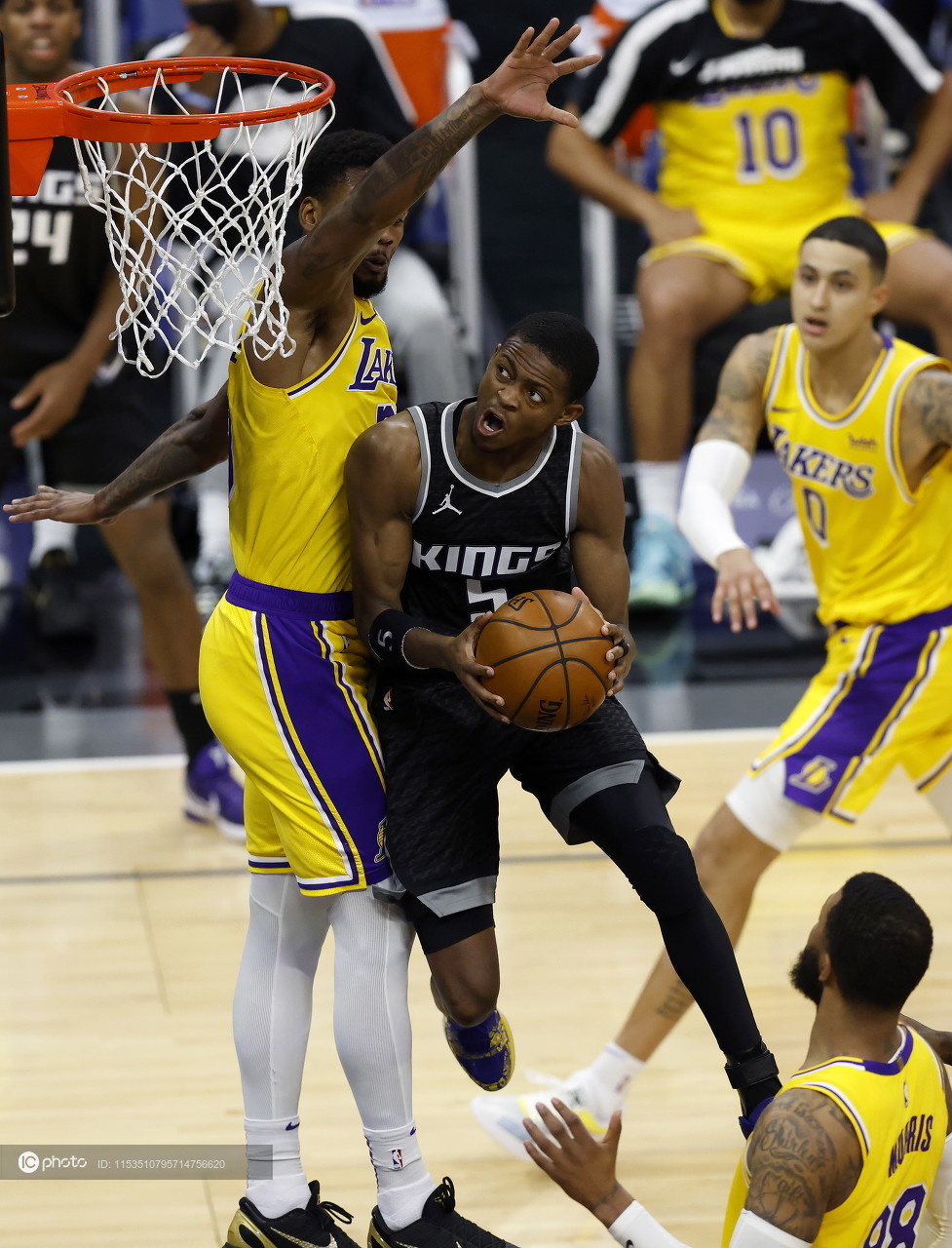 风云突变曼联今晚防线松动塞维利亚远射贴柱备战欧联，现场解说直呼：萨克拉门托国王今晨内部沟通